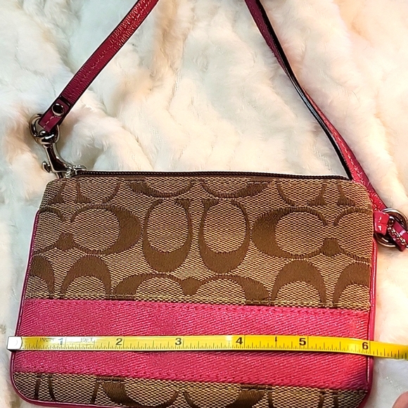 Coach wristlet - Picture 7 of 9